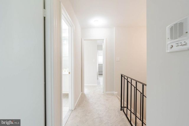 909 MOOREFIELD HILL GRV SW, Vienna, VA 22180