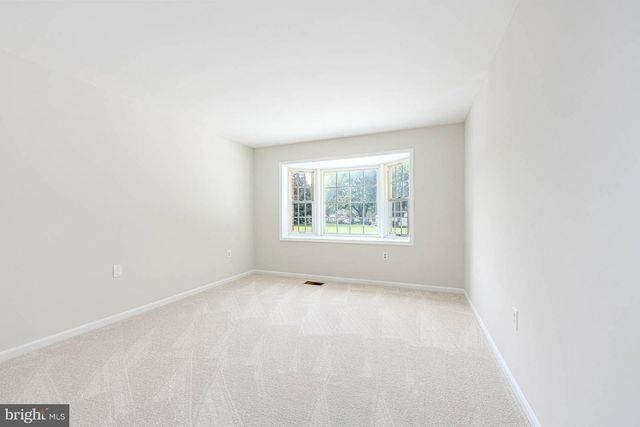 909 MOOREFIELD HILL GRV SW, Vienna, VA 22180