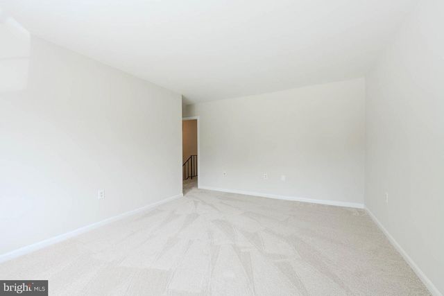 909 MOOREFIELD HILL GRV SW, Vienna, VA 22180