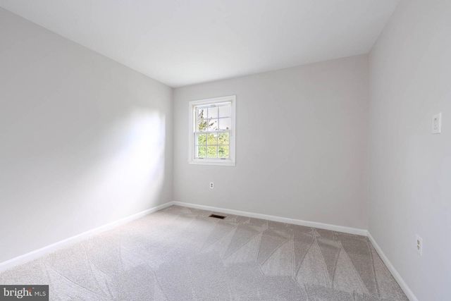 909 MOOREFIELD HILL GRV SW, Vienna, VA 22180
