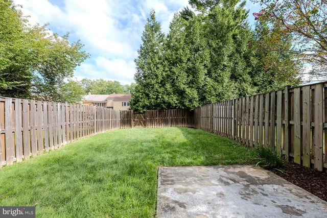 909 MOOREFIELD HILL GRV SW, Vienna, VA 22180