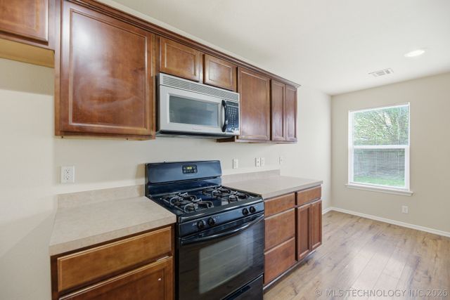 2013 E Concord Street, Broken Arrow, OK 74012