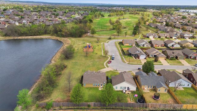 2013 E Concord Street, Broken Arrow, OK 74012