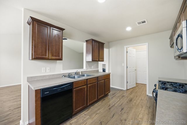 2013 E Concord Street, Broken Arrow, OK 74012