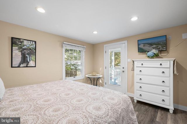 17 E 14TH ST, Barnegat Light, NJ 08006