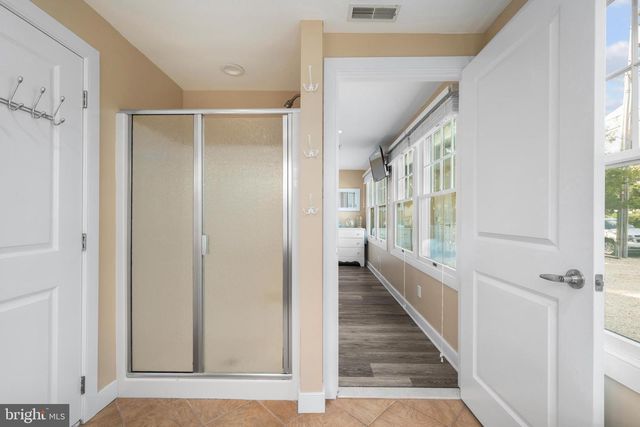 17 E 14TH ST, Barnegat Light, NJ 08006