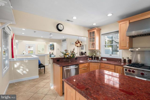 17 E 14TH ST, Barnegat Light, NJ 08006