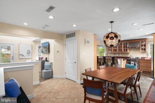 17 E 14TH ST, Barnegat Light, NJ 08006