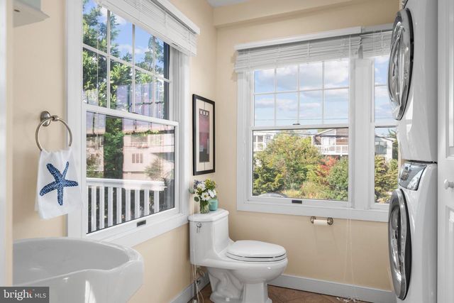 17 E 14TH ST, Barnegat Light, NJ 08006