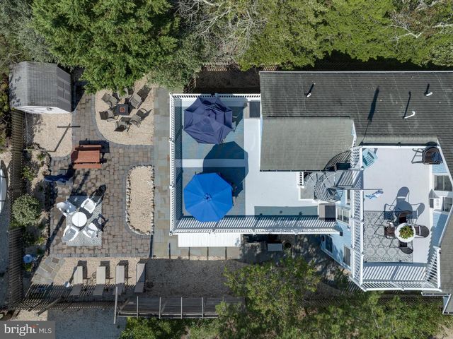 17 E 14TH ST, Barnegat Light, NJ 08006