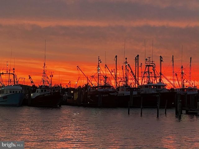 17 E 14TH ST, Barnegat Light, NJ 08006