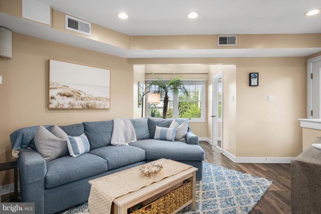 17 E 14TH ST, Barnegat Light, NJ 08006