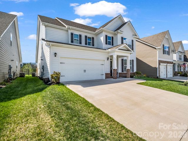 255 Fox Cove Road, Hendersonville, NC 28792