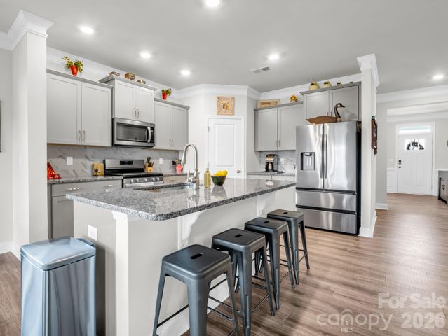 255 Fox Cove Road, Hendersonville, NC 28792