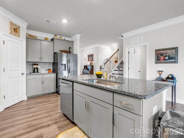 255 Fox Cove Road, Hendersonville, NC 28792