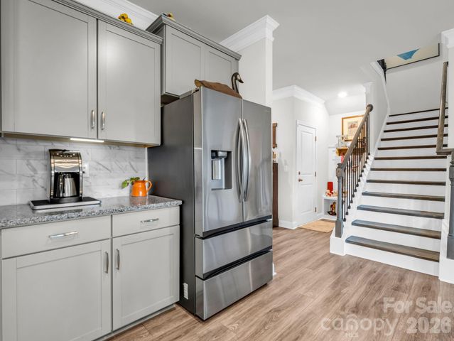 255 Fox Cove Road, Hendersonville, NC 28792