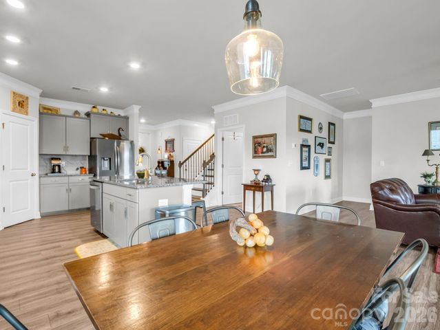 255 Fox Cove Road, Hendersonville, NC 28792