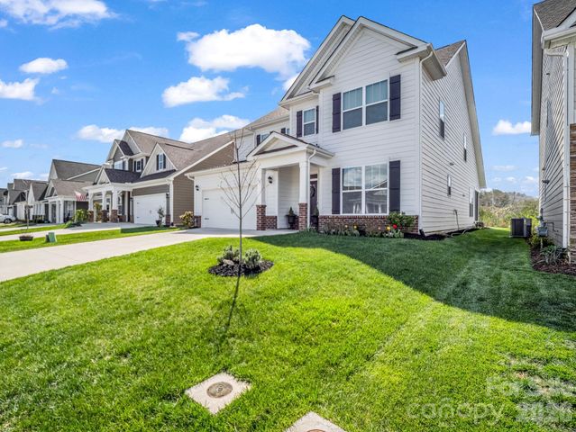 255 Fox Cove Road, Hendersonville, NC 28792