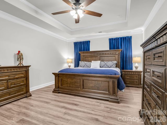 255 Fox Cove Road, Hendersonville, NC 28792