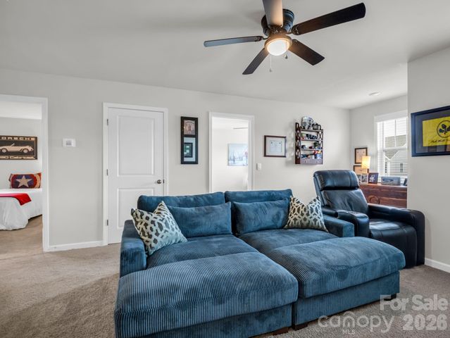 255 Fox Cove Road, Hendersonville, NC 28792