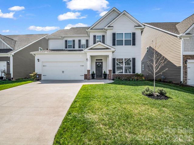 255 Fox Cove Road, Hendersonville, NC 28792