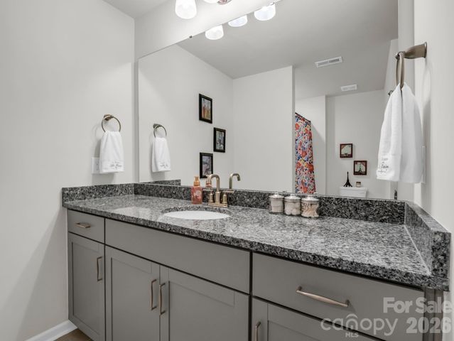 255 Fox Cove Road, Hendersonville, NC 28792