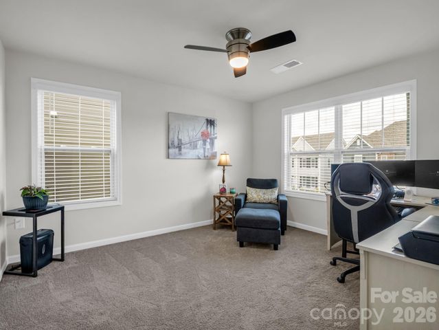 255 Fox Cove Road, Hendersonville, NC 28792