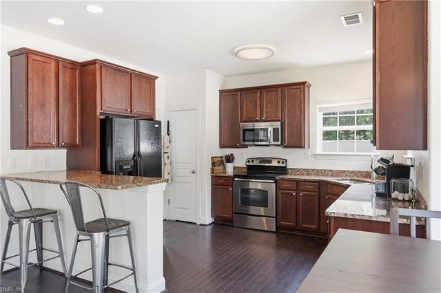 1545 Drumheller DR, Virginia Beach, VA 23464