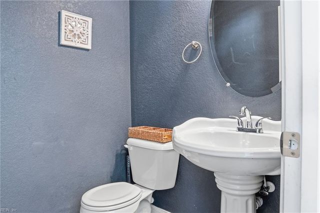 1545 Drumheller DR, Virginia Beach, VA 23464