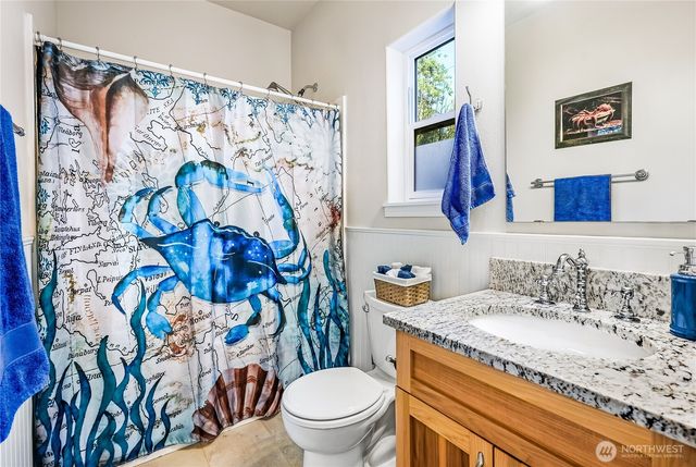 18184 Capet Zalsiluce Road, La Conner, WA 98257