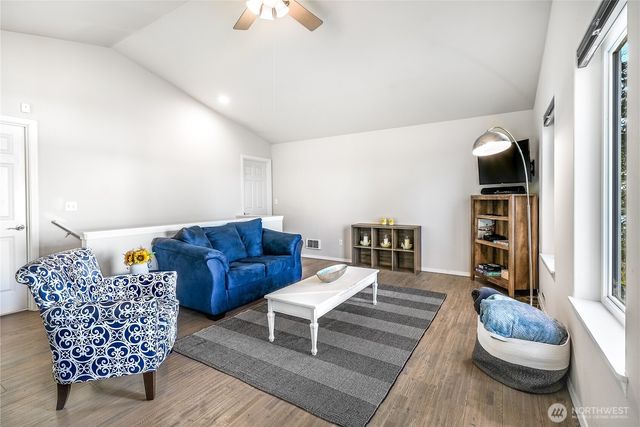 18184 Capet Zalsiluce Road, La Conner, WA 98257