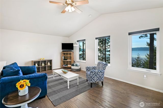 18184 Capet Zalsiluce Road, La Conner, WA 98257