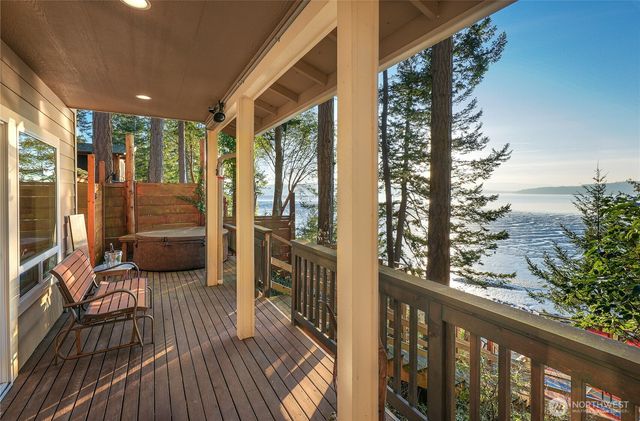 18184 Capet Zalsiluce Road, La Conner, WA 98257