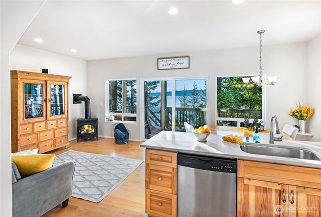 18184 Capet Zalsiluce Road, La Conner, WA 98257