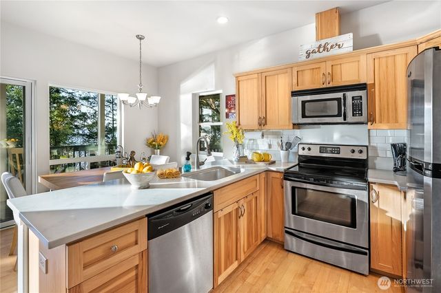 18184 Capet Zalsiluce Road, La Conner, WA 98257