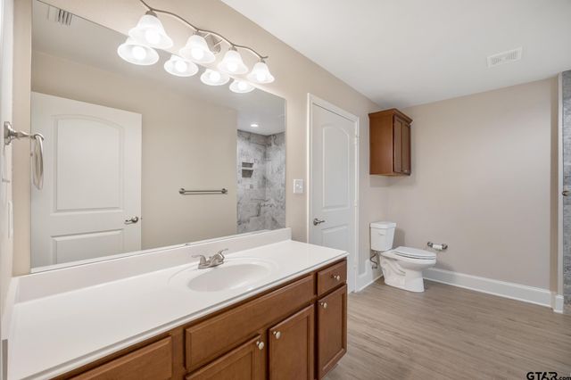 815 E Grande R-103, Tyler, TX 75703