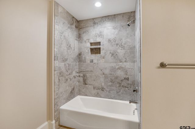 815 E Grande R-103, Tyler, TX 75703