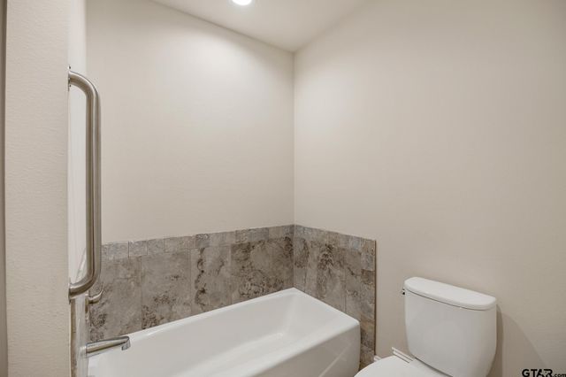 815 E Grande R-103, Tyler, TX 75703