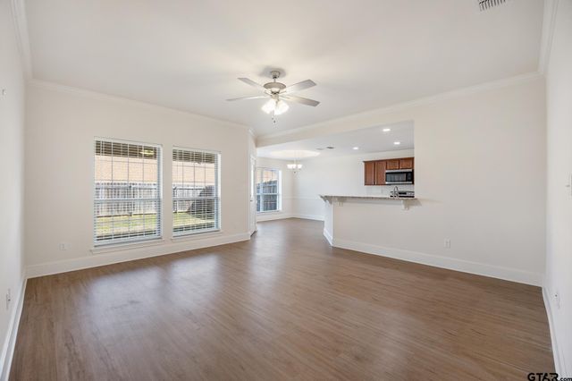 815 E Grande R-103, Tyler, TX 75703