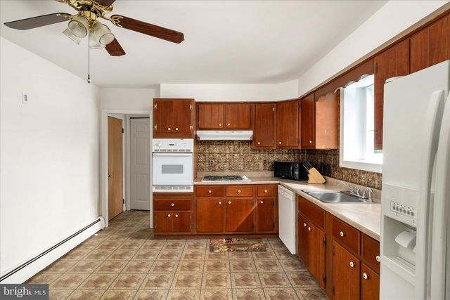 78 LAKE DR, Beverly, NJ 08010