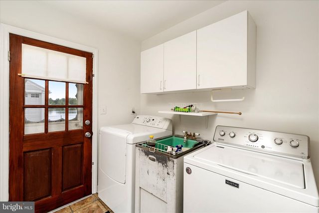 78 LAKE DR, Beverly, NJ 08010