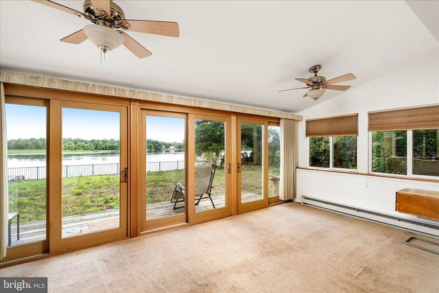 78 LAKE DR, Beverly, NJ 08010