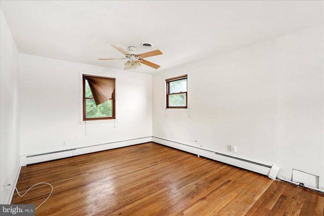 78 LAKE DR, Beverly, NJ 08010