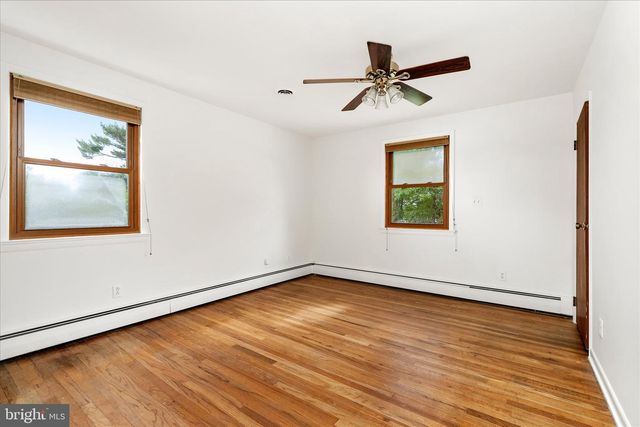 78 LAKE DR, Beverly, NJ 08010