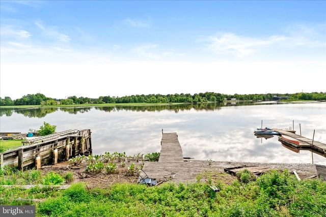 78 LAKE DR, Beverly, NJ 08010