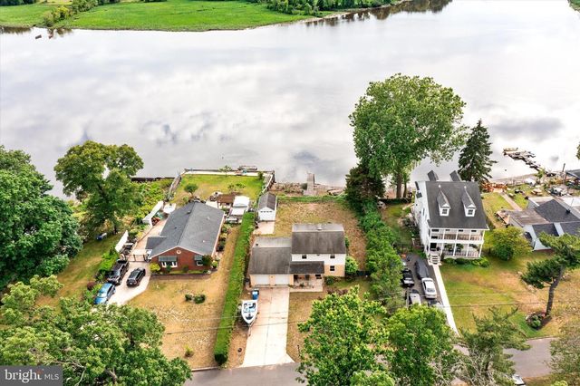 78 LAKE DR, Beverly, NJ 08010