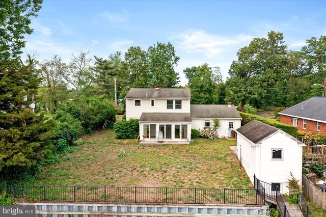 78 LAKE DR, Beverly, NJ 08010