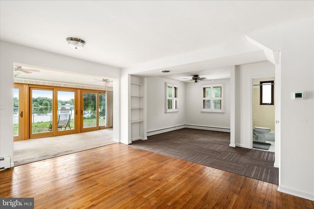 78 LAKE DR, Beverly, NJ 08010