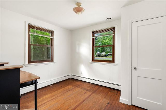 78 LAKE DR, Beverly, NJ 08010