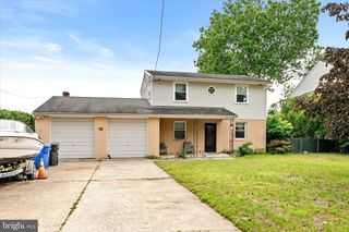 78 LAKE DR, Beverly, NJ 08010